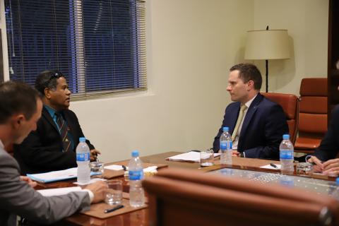 Photo of discussion between the Minister for International Development and the Pacific, the Hon Alex Hawke MP and the PNG Acting Secretary for Health, Dr Paison Dakulala.