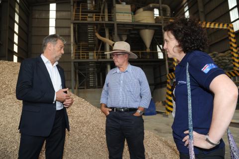 Assistant Minister Mark Coulton talks with Mavin Group Chairman David Whitehead and Australian Deputy Ambassador to Vietnam Rebecca Bryant on 4 April 2018.